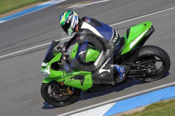 Motorcycle action photographs;Trackday digital images;donington;donington park leicestershire;donington photographs;event digital images;eventdigitalimages;no limits trackday;peter wileman photography;trackday;trackday photos