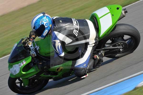 Motorcycle action photographs;Trackday digital images;donington;donington park leicestershire;donington photographs;event digital images;eventdigitalimages;no limits trackday;peter wileman photography;trackday;trackday photos