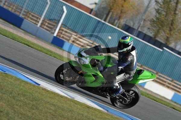 Motorcycle action photographs;Trackday digital images;donington;donington park leicestershire;donington photographs;event digital images;eventdigitalimages;no limits trackday;peter wileman photography;trackday;trackday photos