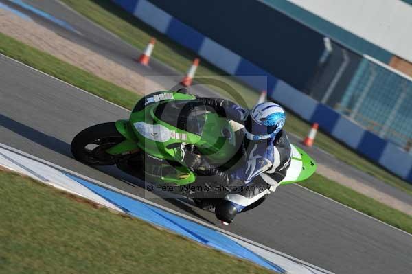 Motorcycle action photographs;Trackday digital images;donington;donington park leicestershire;donington photographs;event digital images;eventdigitalimages;no limits trackday;peter wileman photography;trackday;trackday photos