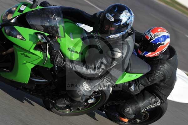 Motorcycle action photographs;Trackday digital images;donington;donington park leicestershire;donington photographs;event digital images;eventdigitalimages;no limits trackday;peter wileman photography;trackday;trackday photos
