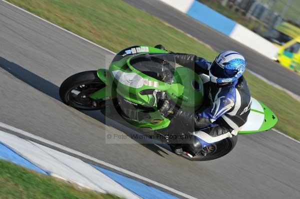 Motorcycle action photographs;Trackday digital images;donington;donington park leicestershire;donington photographs;event digital images;eventdigitalimages;no limits trackday;peter wileman photography;trackday;trackday photos