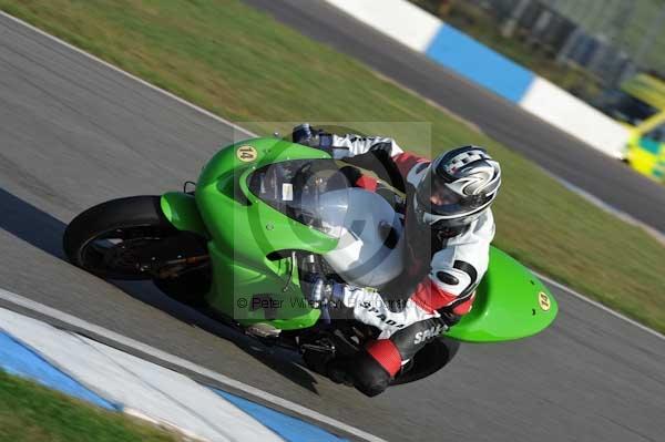 Motorcycle action photographs;Trackday digital images;donington;donington park leicestershire;donington photographs;event digital images;eventdigitalimages;no limits trackday;peter wileman photography;trackday;trackday photos