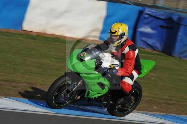 Motorcycle action photographs;Trackday digital images;donington;donington park leicestershire;donington photographs;event digital images;eventdigitalimages;no limits trackday;peter wileman photography;trackday;trackday photos