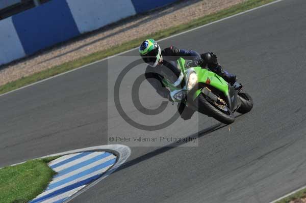 Motorcycle action photographs;Trackday digital images;donington;donington park leicestershire;donington photographs;event digital images;eventdigitalimages;no limits trackday;peter wileman photography;trackday;trackday photos