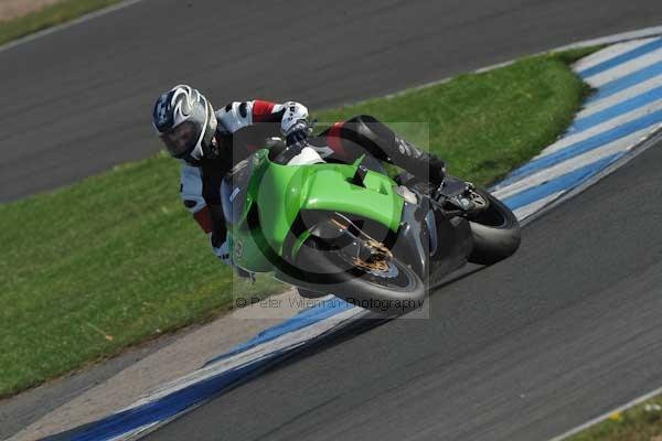 Motorcycle action photographs;Trackday digital images;donington;donington park leicestershire;donington photographs;event digital images;eventdigitalimages;no limits trackday;peter wileman photography;trackday;trackday photos