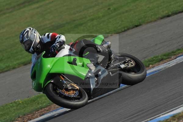 Motorcycle action photographs;Trackday digital images;donington;donington park leicestershire;donington photographs;event digital images;eventdigitalimages;no limits trackday;peter wileman photography;trackday;trackday photos