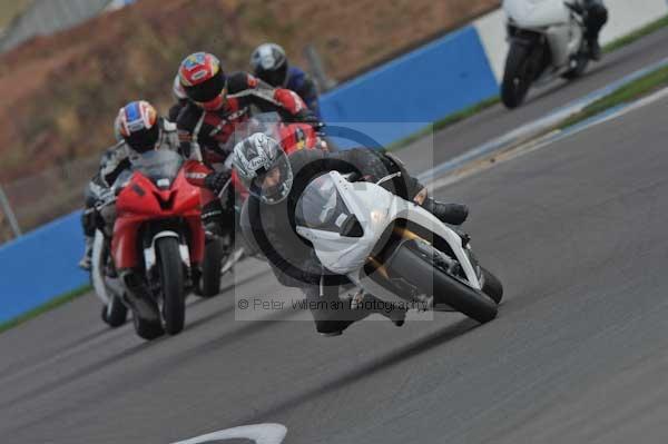 Motorcycle action photographs;Trackday digital images;donington;donington park leicestershire;donington photographs;event digital images;eventdigitalimages;no limits trackday;peter wileman photography;trackday;trackday photos