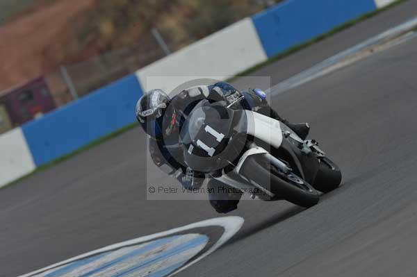 Motorcycle action photographs;Trackday digital images;donington;donington park leicestershire;donington photographs;event digital images;eventdigitalimages;no limits trackday;peter wileman photography;trackday;trackday photos