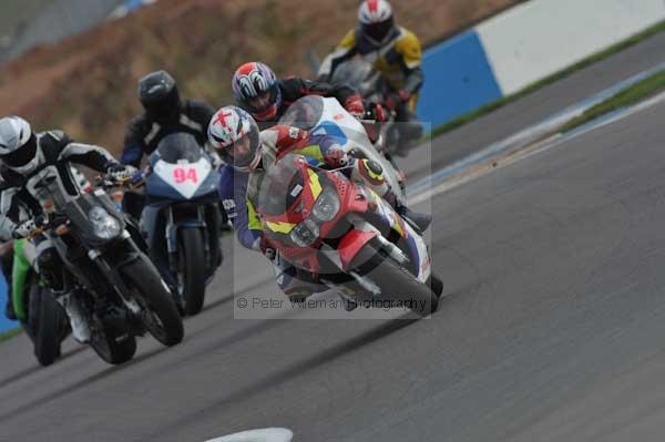Motorcycle action photographs;Trackday digital images;donington;donington park leicestershire;donington photographs;event digital images;eventdigitalimages;no limits trackday;peter wileman photography;trackday;trackday photos