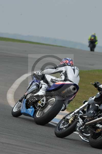 Motorcycle action photographs;Trackday digital images;donington;donington park leicestershire;donington photographs;event digital images;eventdigitalimages;no limits trackday;peter wileman photography;trackday;trackday photos