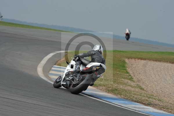 Motorcycle action photographs;Trackday digital images;donington;donington park leicestershire;donington photographs;event digital images;eventdigitalimages;no limits trackday;peter wileman photography;trackday;trackday photos
