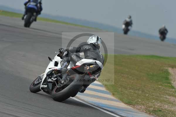 Motorcycle action photographs;Trackday digital images;donington;donington park leicestershire;donington photographs;event digital images;eventdigitalimages;no limits trackday;peter wileman photography;trackday;trackday photos