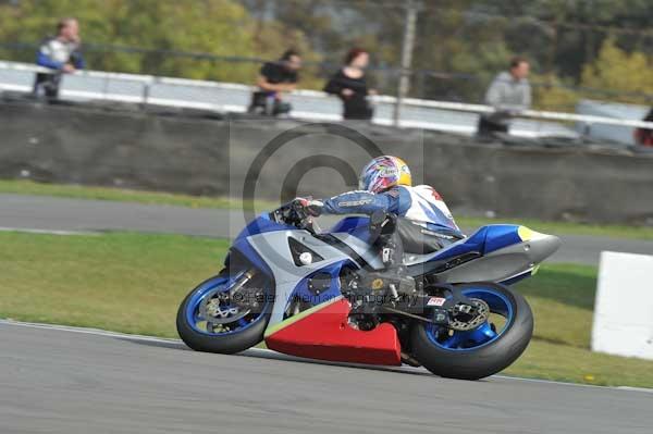 Motorcycle action photographs;Trackday digital images;donington;donington park leicestershire;donington photographs;event digital images;eventdigitalimages;no limits trackday;peter wileman photography;trackday;trackday photos