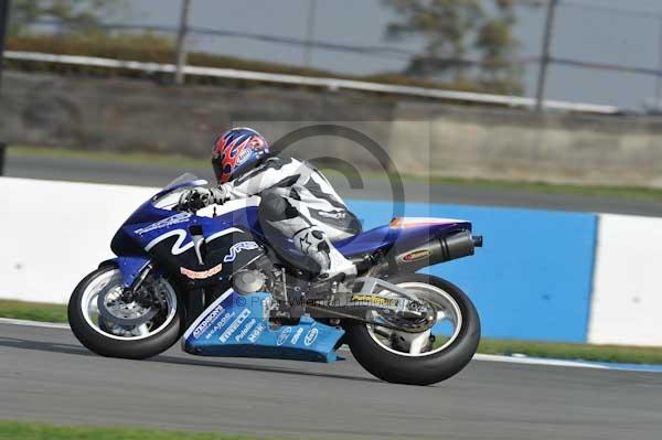 Motorcycle action photographs;Trackday digital images;donington;donington park leicestershire;donington photographs;event digital images;eventdigitalimages;no limits trackday;peter wileman photography;trackday;trackday photos