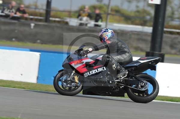 Motorcycle action photographs;Trackday digital images;donington;donington park leicestershire;donington photographs;event digital images;eventdigitalimages;no limits trackday;peter wileman photography;trackday;trackday photos