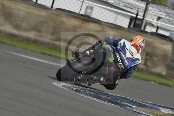 Motorcycle action photographs;Trackday digital images;donington;donington park leicestershire;donington photographs;event digital images;eventdigitalimages;no limits trackday;peter wileman photography;trackday;trackday photos