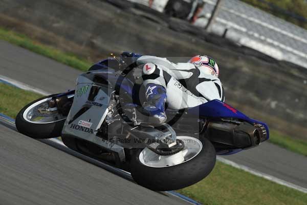 Motorcycle action photographs;Trackday digital images;donington;donington park leicestershire;donington photographs;event digital images;eventdigitalimages;no limits trackday;peter wileman photography;trackday;trackday photos