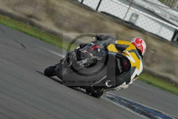 Motorcycle action photographs;Trackday digital images;donington;donington park leicestershire;donington photographs;event digital images;eventdigitalimages;no limits trackday;peter wileman photography;trackday;trackday photos