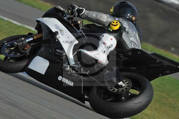 Motorcycle action photographs;Trackday digital images;donington;donington park leicestershire;donington photographs;event digital images;eventdigitalimages;no limits trackday;peter wileman photography;trackday;trackday photos