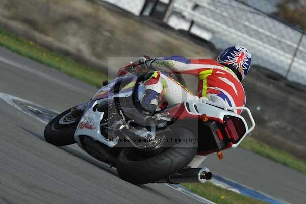 Motorcycle action photographs;Trackday digital images;donington;donington park leicestershire;donington photographs;event digital images;eventdigitalimages;no limits trackday;peter wileman photography;trackday;trackday photos