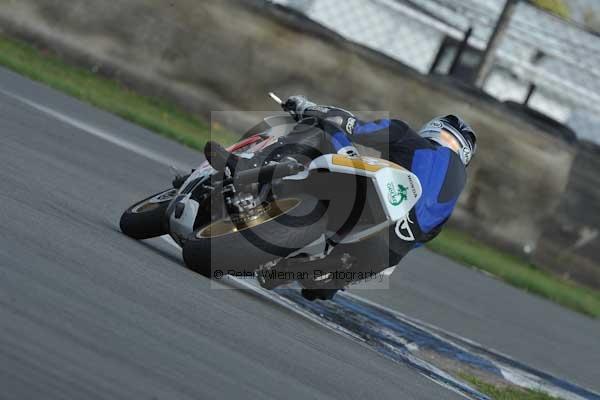 Motorcycle action photographs;Trackday digital images;donington;donington park leicestershire;donington photographs;event digital images;eventdigitalimages;no limits trackday;peter wileman photography;trackday;trackday photos