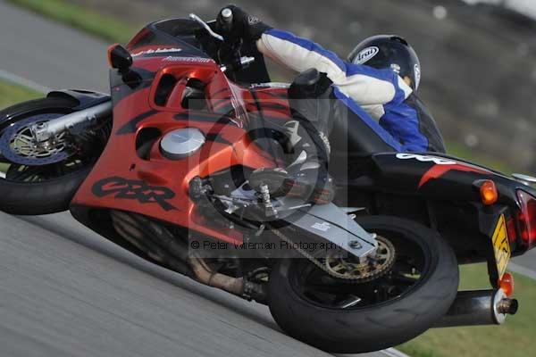 Motorcycle action photographs;Trackday digital images;donington;donington park leicestershire;donington photographs;event digital images;eventdigitalimages;no limits trackday;peter wileman photography;trackday;trackday photos