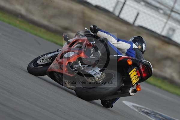 Motorcycle action photographs;Trackday digital images;donington;donington park leicestershire;donington photographs;event digital images;eventdigitalimages;no limits trackday;peter wileman photography;trackday;trackday photos