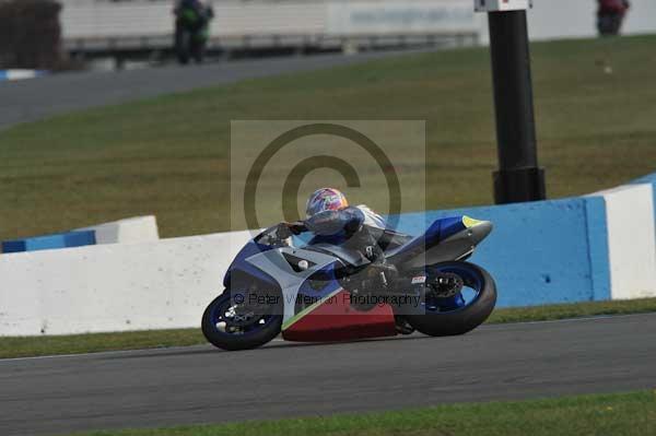 Motorcycle action photographs;Trackday digital images;donington;donington park leicestershire;donington photographs;event digital images;eventdigitalimages;no limits trackday;peter wileman photography;trackday;trackday photos