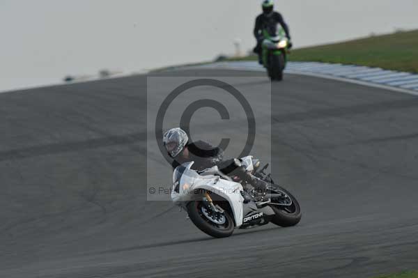Motorcycle action photographs;Trackday digital images;donington;donington park leicestershire;donington photographs;event digital images;eventdigitalimages;no limits trackday;peter wileman photography;trackday;trackday photos