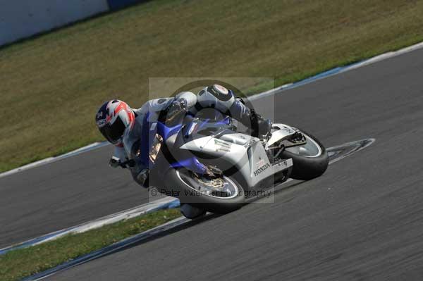 Motorcycle action photographs;Trackday digital images;donington;donington park leicestershire;donington photographs;event digital images;eventdigitalimages;no limits trackday;peter wileman photography;trackday;trackday photos