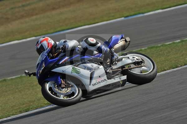 Motorcycle action photographs;Trackday digital images;donington;donington park leicestershire;donington photographs;event digital images;eventdigitalimages;no limits trackday;peter wileman photography;trackday;trackday photos