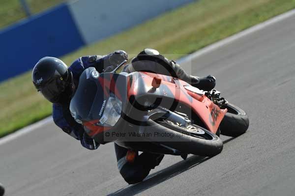 Motorcycle action photographs;Trackday digital images;donington;donington park leicestershire;donington photographs;event digital images;eventdigitalimages;no limits trackday;peter wileman photography;trackday;trackday photos