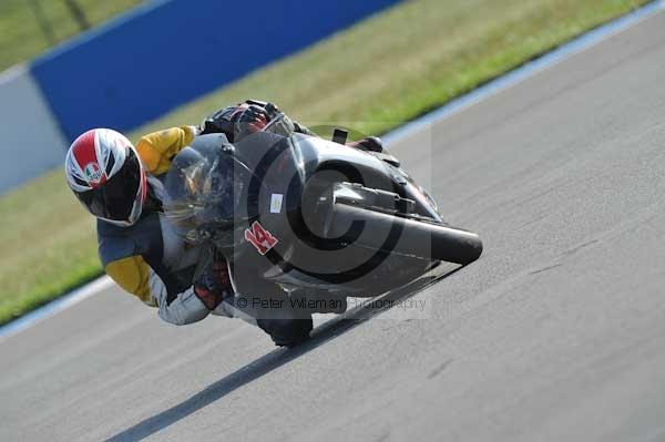 Motorcycle action photographs;Trackday digital images;donington;donington park leicestershire;donington photographs;event digital images;eventdigitalimages;no limits trackday;peter wileman photography;trackday;trackday photos