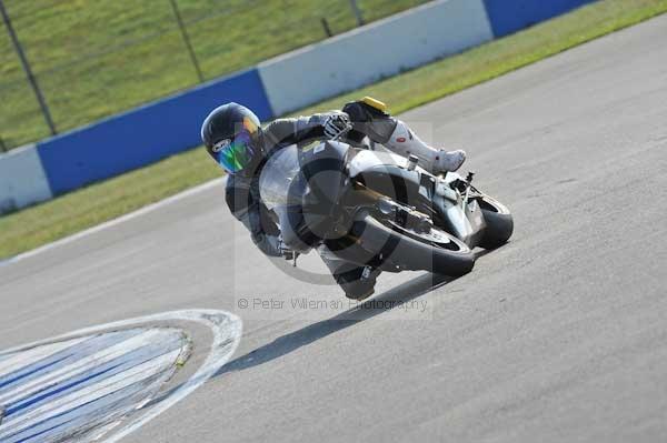 Motorcycle action photographs;Trackday digital images;donington;donington park leicestershire;donington photographs;event digital images;eventdigitalimages;no limits trackday;peter wileman photography;trackday;trackday photos