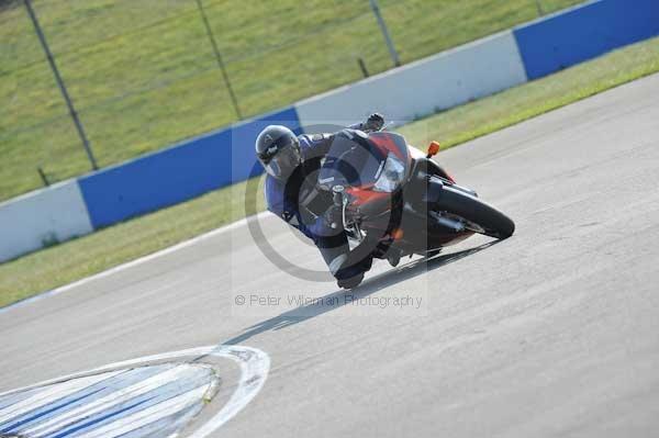 Motorcycle action photographs;Trackday digital images;donington;donington park leicestershire;donington photographs;event digital images;eventdigitalimages;no limits trackday;peter wileman photography;trackday;trackday photos