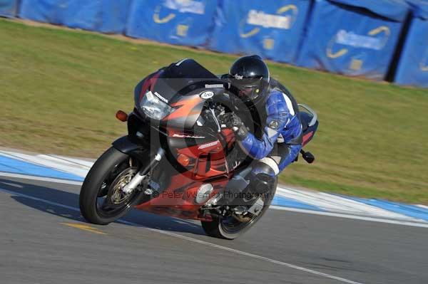 Motorcycle action photographs;Trackday digital images;donington;donington park leicestershire;donington photographs;event digital images;eventdigitalimages;no limits trackday;peter wileman photography;trackday;trackday photos