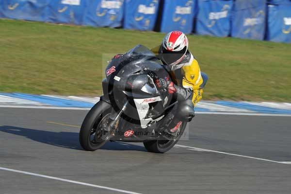 Motorcycle action photographs;Trackday digital images;donington;donington park leicestershire;donington photographs;event digital images;eventdigitalimages;no limits trackday;peter wileman photography;trackday;trackday photos