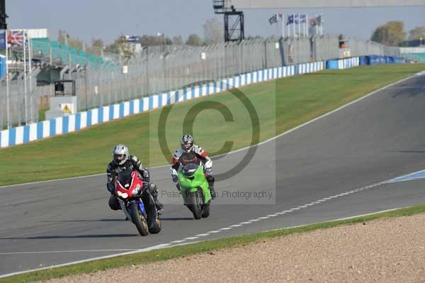 Motorcycle action photographs;Trackday digital images;donington;donington park leicestershire;donington photographs;event digital images;eventdigitalimages;no limits trackday;peter wileman photography;trackday;trackday photos
