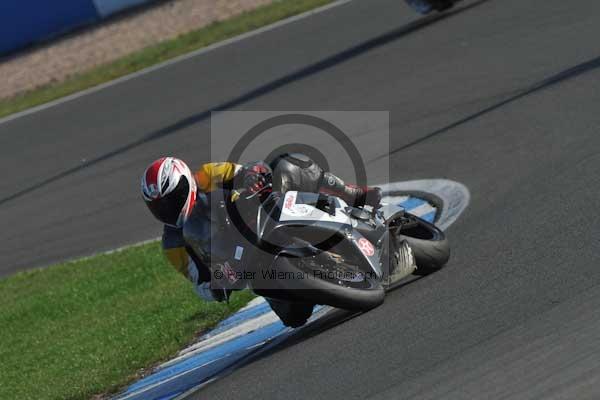 Motorcycle action photographs;Trackday digital images;donington;donington park leicestershire;donington photographs;event digital images;eventdigitalimages;no limits trackday;peter wileman photography;trackday;trackday photos
