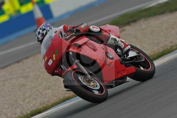 Motorcycle action photographs;Trackday digital images;donington;donington park leicestershire;donington photographs;event digital images;eventdigitalimages;no limits trackday;peter wileman photography;trackday;trackday photos