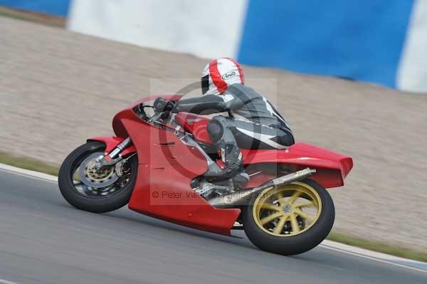 Motorcycle action photographs;Trackday digital images;donington;donington park leicestershire;donington photographs;event digital images;eventdigitalimages;no limits trackday;peter wileman photography;trackday;trackday photos