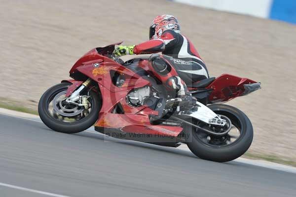 Motorcycle action photographs;Trackday digital images;donington;donington park leicestershire;donington photographs;event digital images;eventdigitalimages;no limits trackday;peter wileman photography;trackday;trackday photos