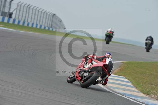Motorcycle action photographs;Trackday digital images;donington;donington park leicestershire;donington photographs;event digital images;eventdigitalimages;no limits trackday;peter wileman photography;trackday;trackday photos