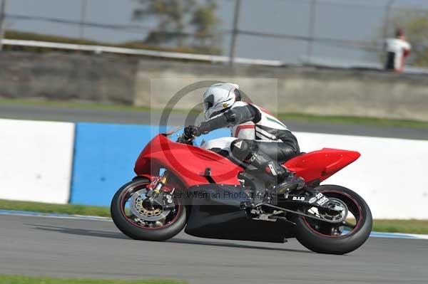 Motorcycle action photographs;Trackday digital images;donington;donington park leicestershire;donington photographs;event digital images;eventdigitalimages;no limits trackday;peter wileman photography;trackday;trackday photos