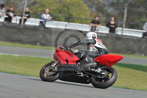 Motorcycle action photographs;Trackday digital images;donington;donington park leicestershire;donington photographs;event digital images;eventdigitalimages;no limits trackday;peter wileman photography;trackday;trackday photos