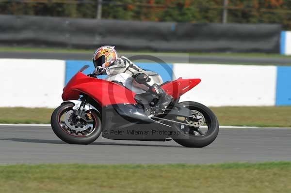 Motorcycle action photographs;Trackday digital images;donington;donington park leicestershire;donington photographs;event digital images;eventdigitalimages;no limits trackday;peter wileman photography;trackday;trackday photos
