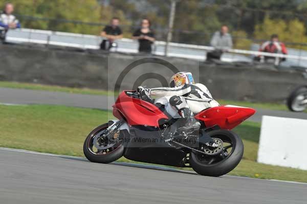Motorcycle action photographs;Trackday digital images;donington;donington park leicestershire;donington photographs;event digital images;eventdigitalimages;no limits trackday;peter wileman photography;trackday;trackday photos
