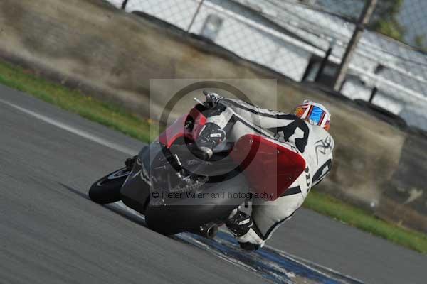 Motorcycle action photographs;Trackday digital images;donington;donington park leicestershire;donington photographs;event digital images;eventdigitalimages;no limits trackday;peter wileman photography;trackday;trackday photos