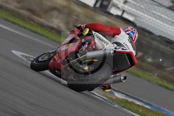 Motorcycle action photographs;Trackday digital images;donington;donington park leicestershire;donington photographs;event digital images;eventdigitalimages;no limits trackday;peter wileman photography;trackday;trackday photos
